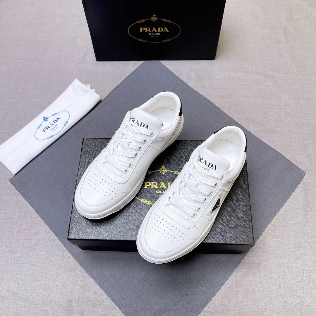 P380 Prada Prada's new men's leather sneakers, the highest version on the market, any comparison is welcome🆚! The original leather has excellent texture and is super high-end! Fetal sheep net lining imported from Italy, removable pad! Luxurious materials and fine workmanship, highly recommended! Code number 38-45 No. 058